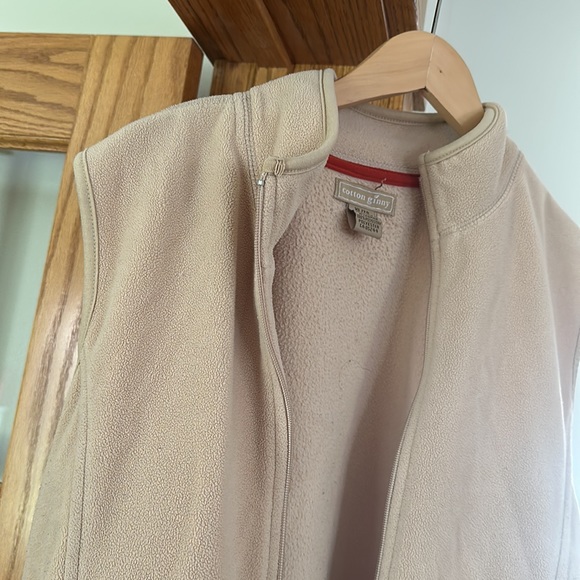 TAN FLEECE VEST - Picture 3 of 3